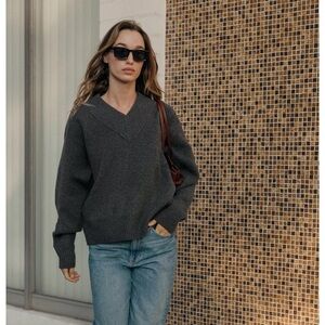 Zara / V-Neck Knit Jumper